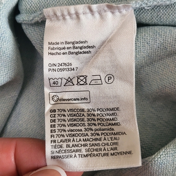 H&M Light Green Long Sleeve Tee - Picture 7 of 7